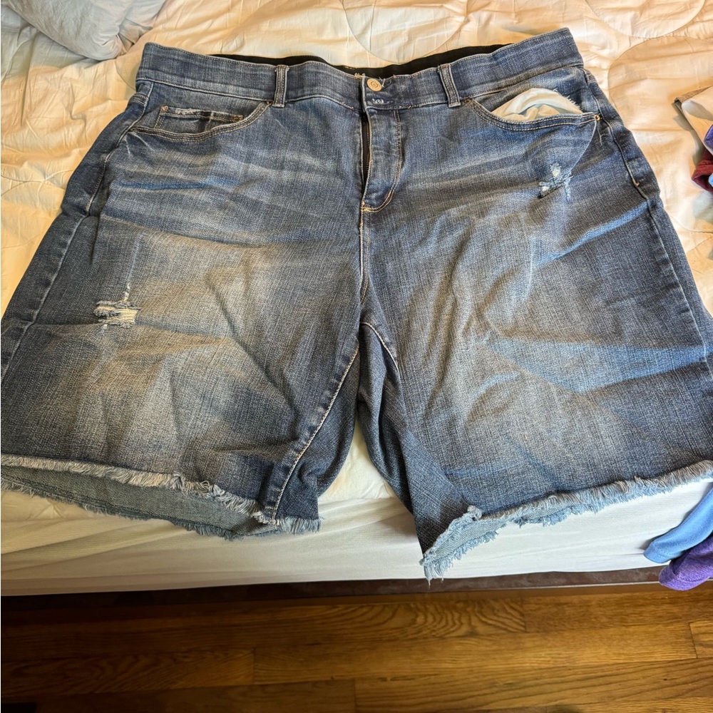Burmuda shorts